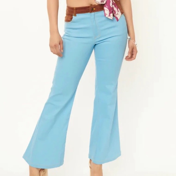 NWT UNIQUE VINTAGE smiley embroidered flare jeans - Picture 1 of 3